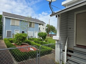 Building Photo - 916 Avenue H