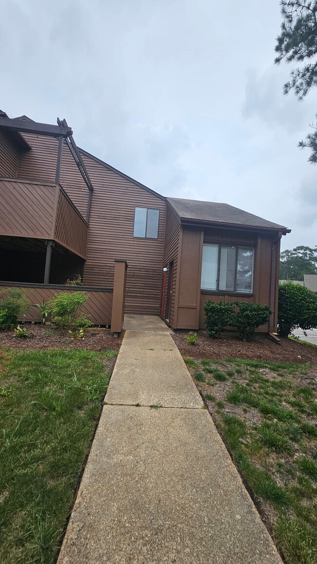 Building Photo - 450 Abbotsleigh Ct