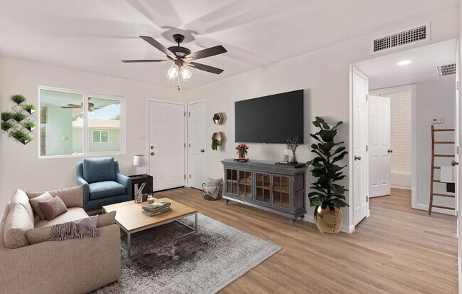 Foto del edificio - Stylish. Newly Renovated. Cozy, Boutique Community - On Broadway Apartments