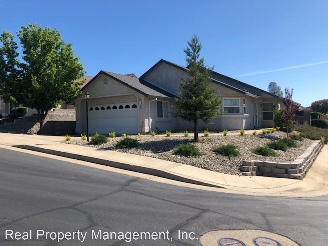 Primary Photo - 3 br, 2 bath House - 694 Volcano View Trail