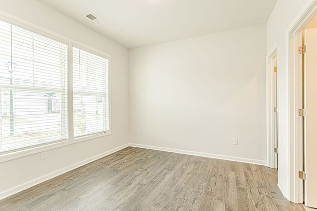 Building Photo - Large Home in Peachtree Park Duncan