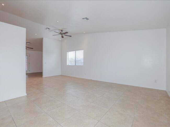 Foto del edificio - 3 Bedroom 2 Bathroom