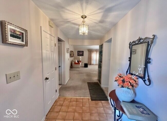 Building Photo - 1647 Justin Ave