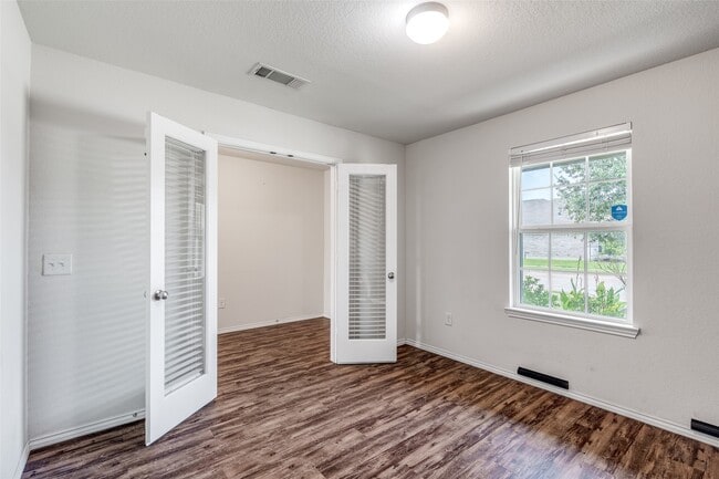 Foto del edificio - 5722 Basin Ranch Ln