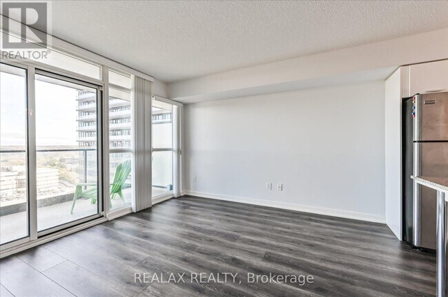 Building Photo - 29-1729 Singer Ct