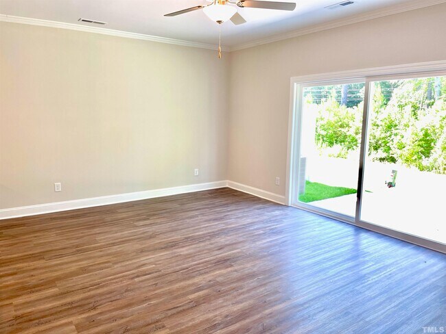 Foto del edificio - 5201 Deep Channel Dr