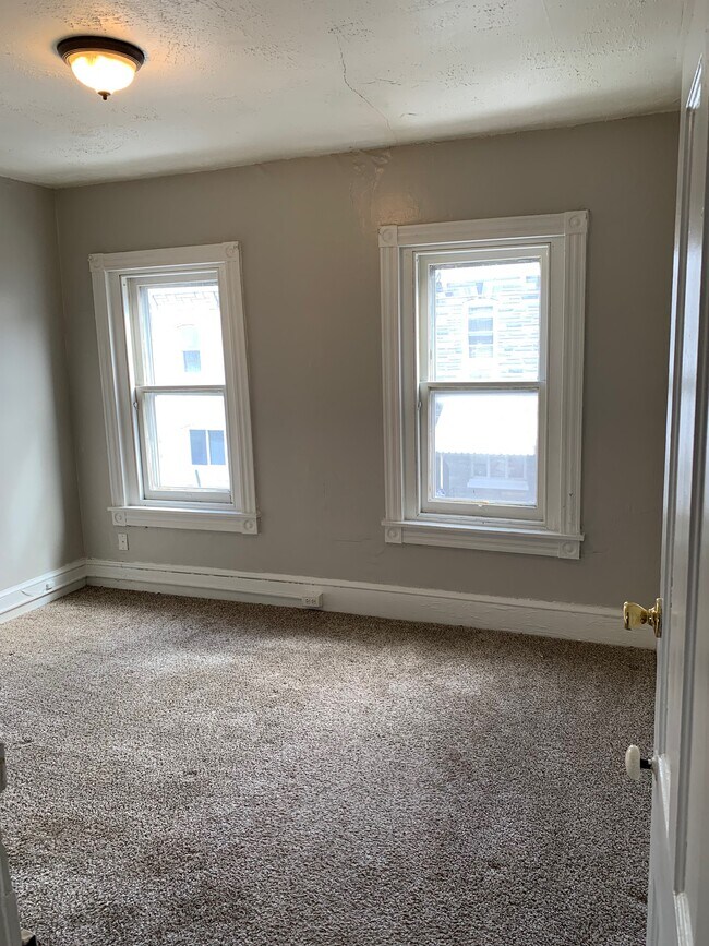 Bedroom - 646 Birch St