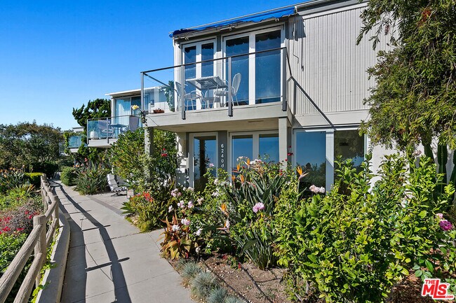 Building Photo - 6240 Tapia Dr