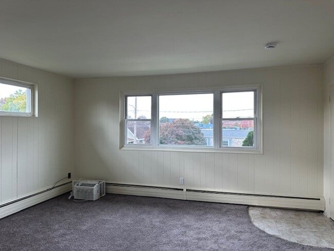 Building Photo - 130 Adelia St