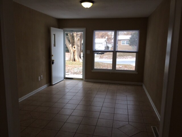 Building Photo - 5121 Melody