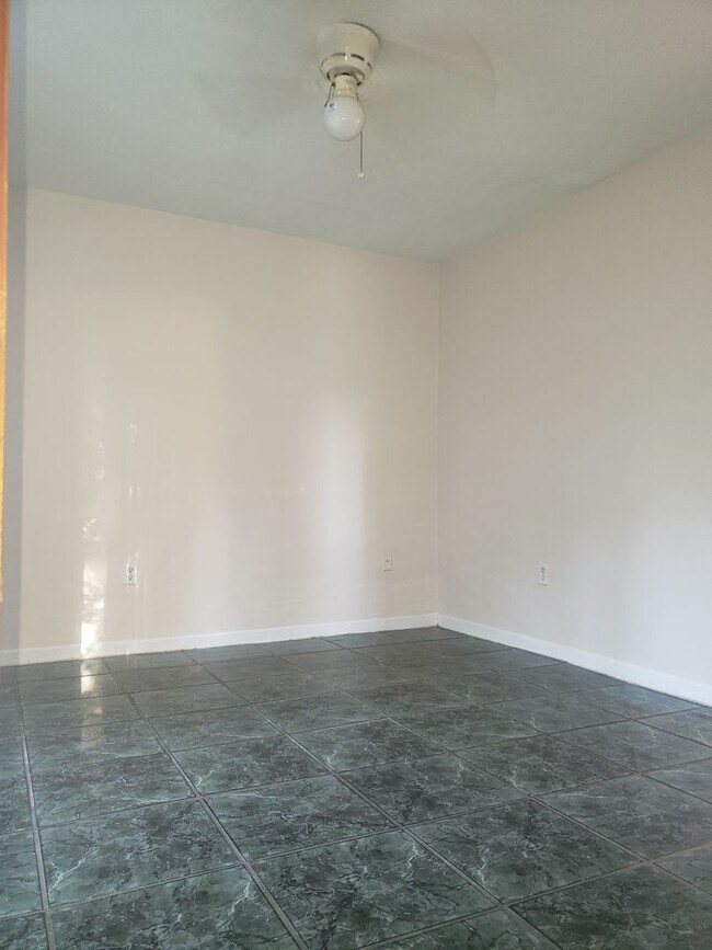 Foto del edificio - 329 7th St SW