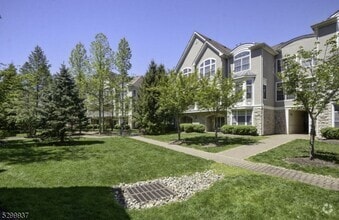 Building Photo - 511 Kensington Ln