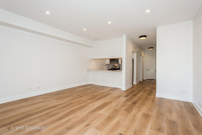 Building Photo - 1146 Regency Dr