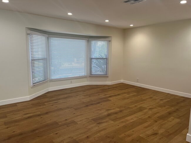 Sala de estar - 17531 Tribune St