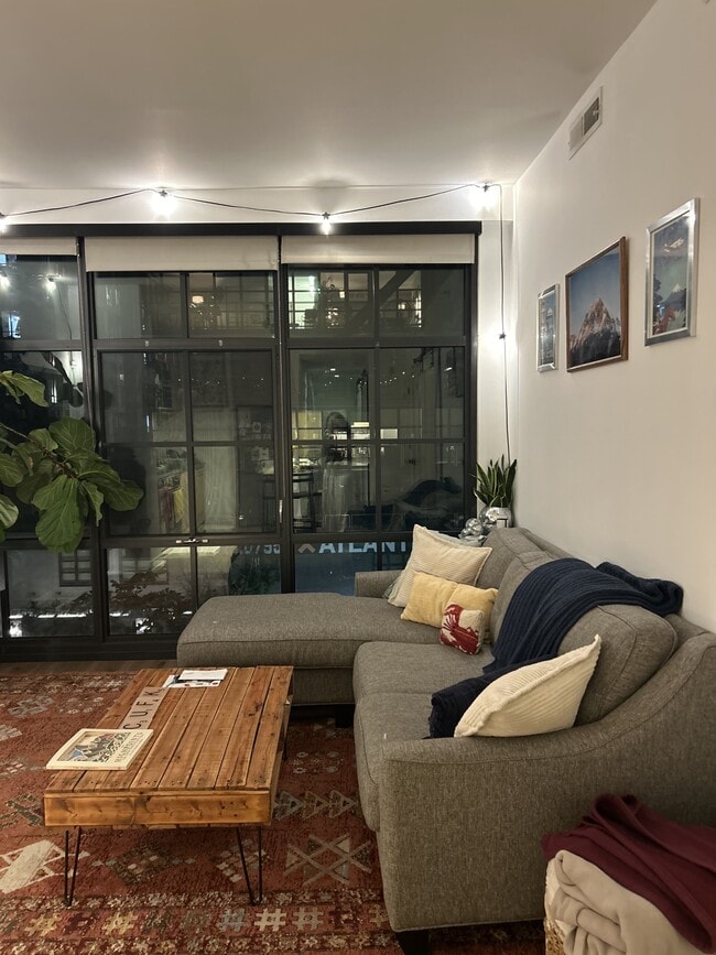 Foto del edificio - 2030 8th St NW