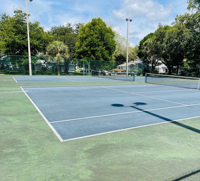 Foto del edificio - 2706 Graduate Ct