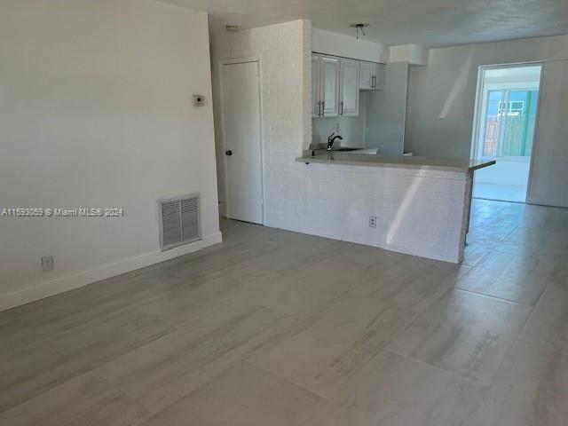 Foto del edificio - 4689 SW 28th Ave