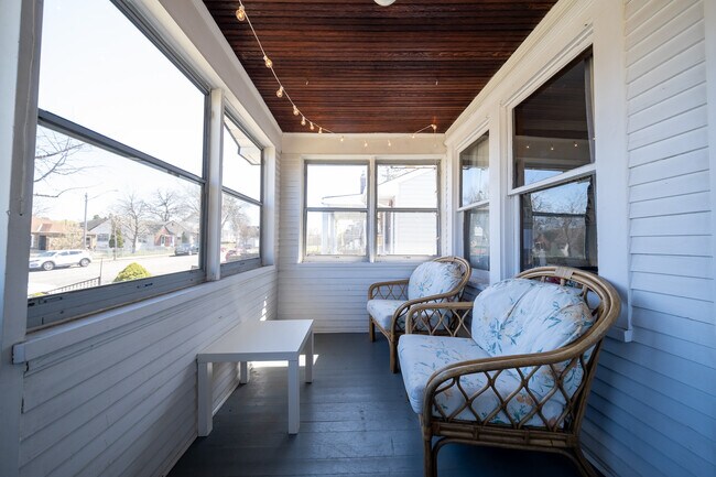 Foto del edificio - 4328 Bloomington Ave