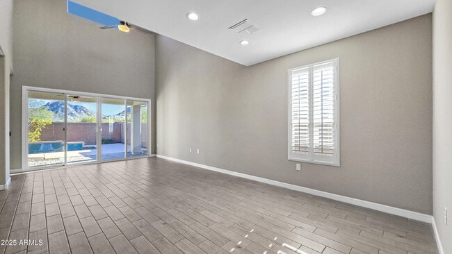 Foto del edificio - 8851 S 165th Ave