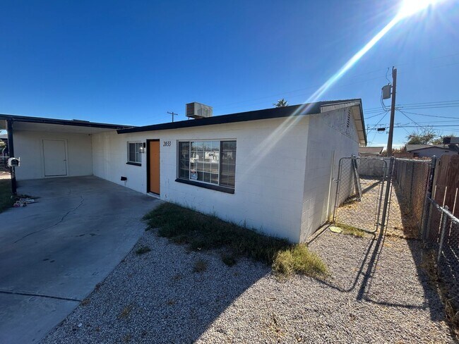Building Photo - Single story home recently remodeled and centrally located.