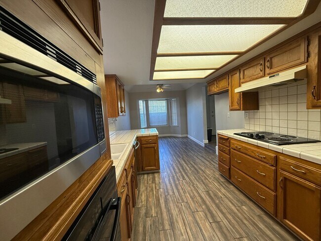 Building Photo - Charming 3 bedroom, 2 bathroom home located in Fresno, CA