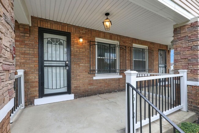 Foto del edificio - 618-620-620 Lilley Ave