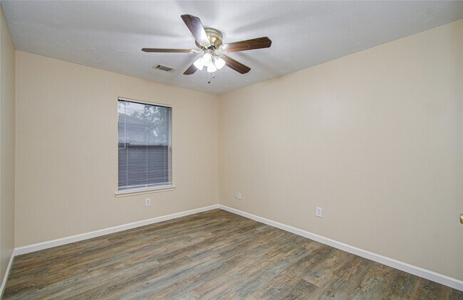 Foto del edificio - 16835 Carbridge Dr