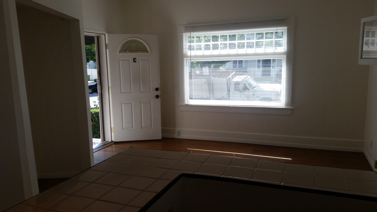 Foto principal - 837 N La Fayette Park Pl