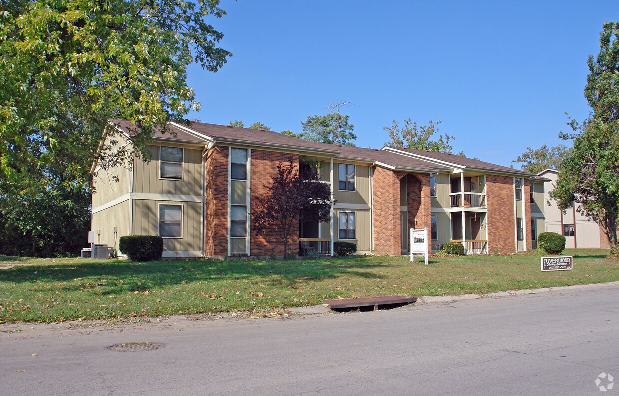 Primary Photo - Riverwood Apartments