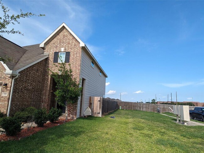 Foto del edificio - 7319 Ironwood Forest Dr