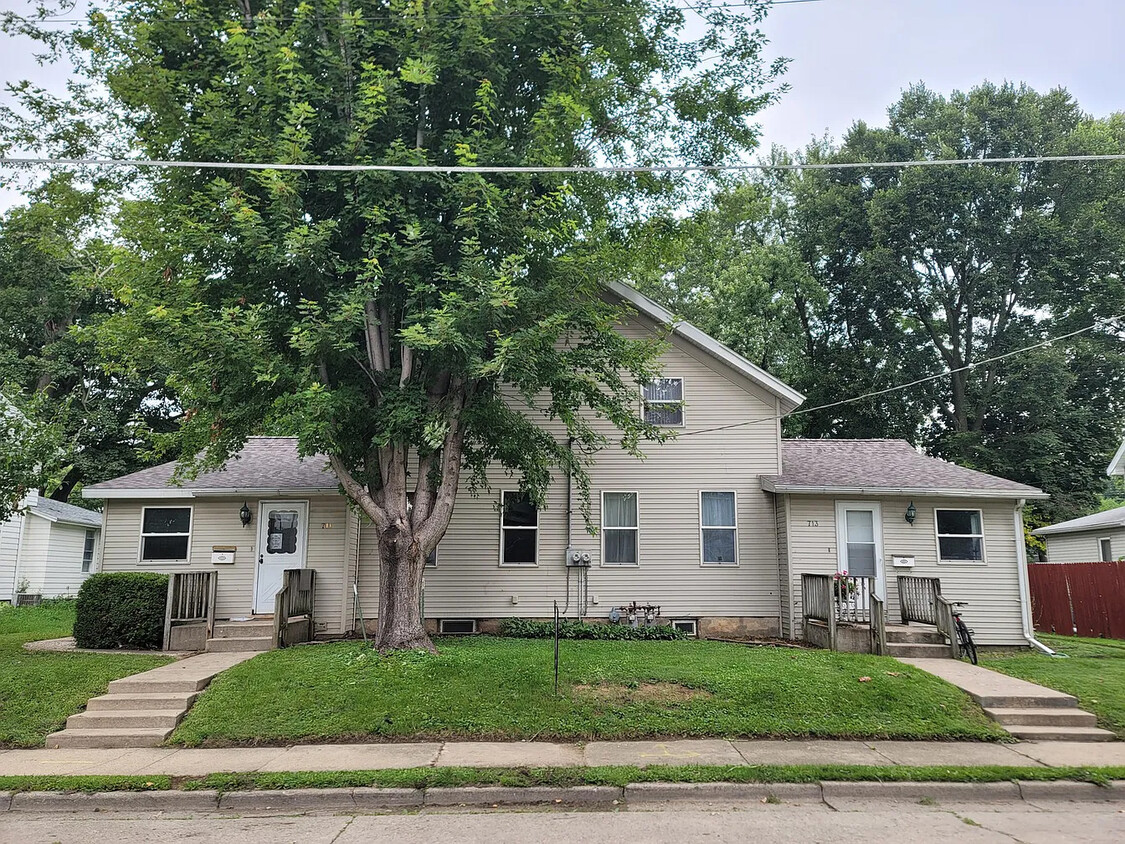 Foto principal - 711 4th Ave
