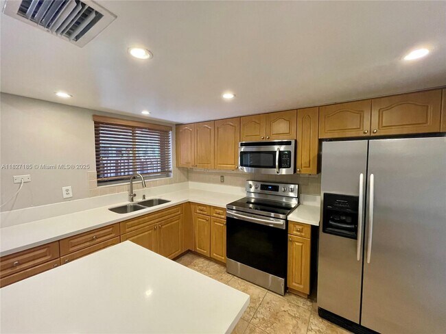 Foto del edificio - 8430 NW 8th St