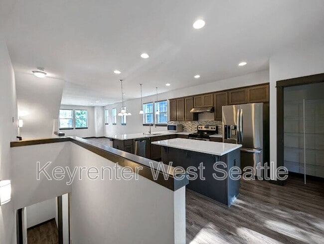 Building Photo - 7123 27th Ave SW