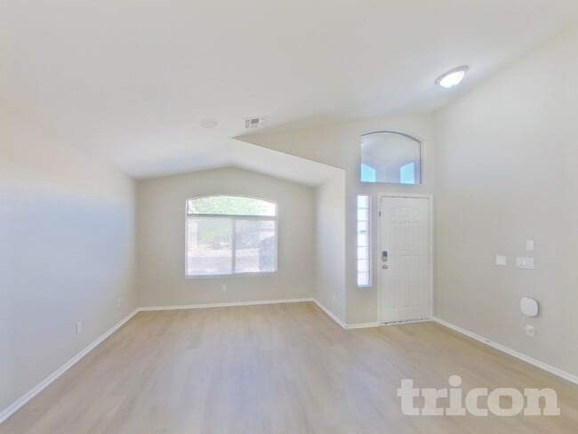 Building Photo - 8405 S 50th Ln