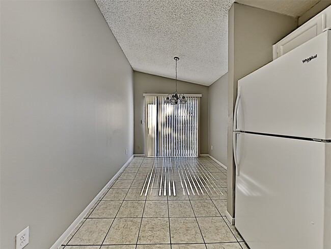 Building Photo - 3215 Boynton Dr