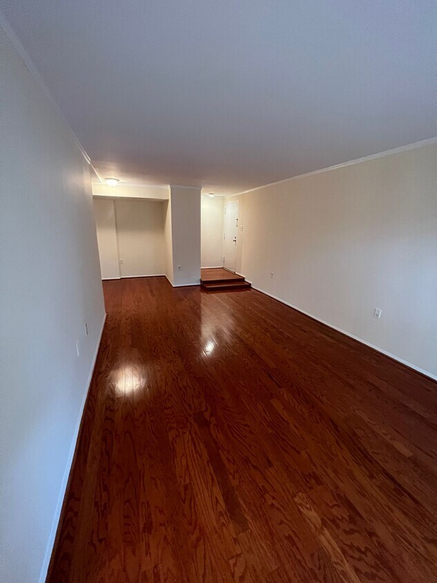 430 Girard St Unit T1, Gaithersburg, MD 20877 Condo for Rent in