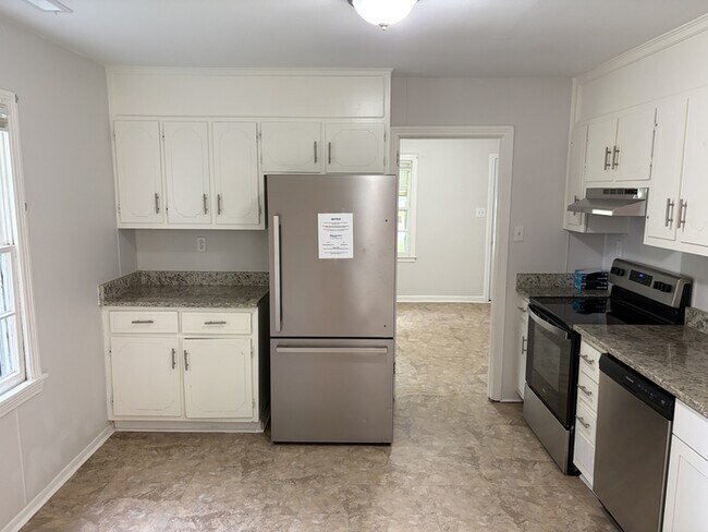 Foto del edificio - 2 Bed / 1 Bath House for Rent in Huntsville, AL 35805