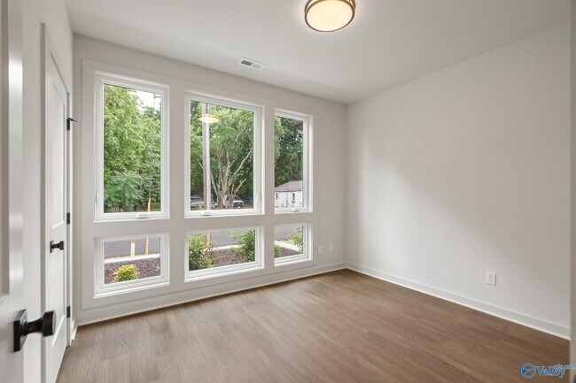 Foto del edificio - 2510 Freeman Rd SW