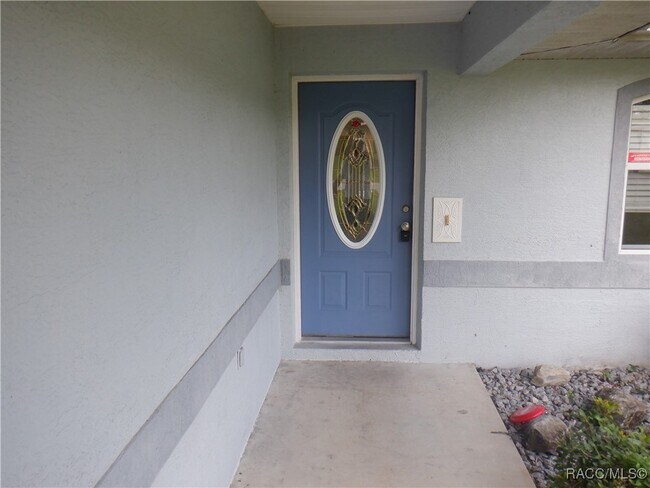 Building Photo - 621 Eden Dr