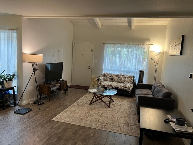 Living Room - 3723 Country Club Dr