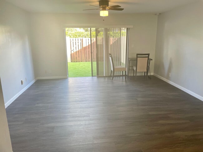 Building Photo - 2700 S Oakland Forest Dr