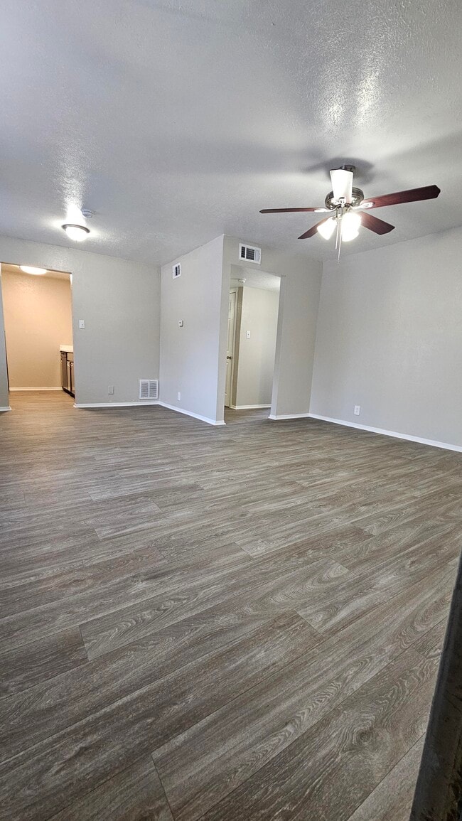 Building Photo - Northridge Villas