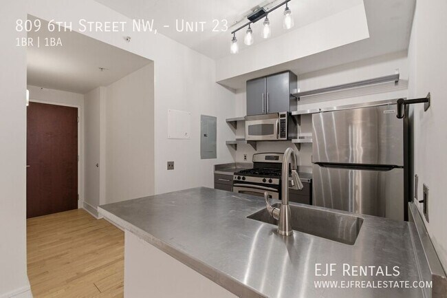 Foto del edificio - 809 6th St NW