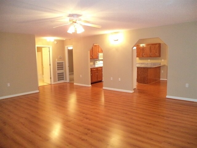 Foto del edificio - 5411 Evergreen Farms Ln
