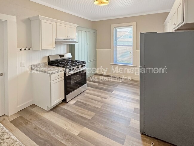 Building Photo - 1300 Hamilton Ave NW