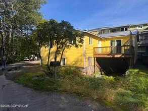 Building Photo - 1112 Salmon Rd