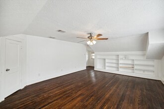 Building Photo - 2611 Isabella St