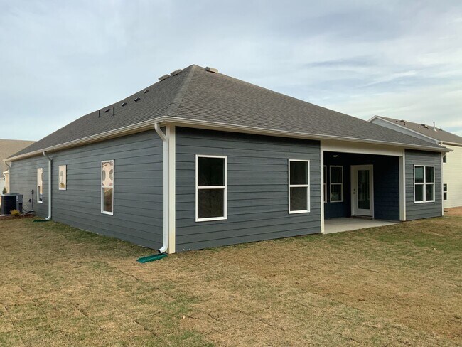 Foto del edificio - Coming Soon.   Springville’s Archers Cove 4BR /3BA/ 3 car garage 1 level