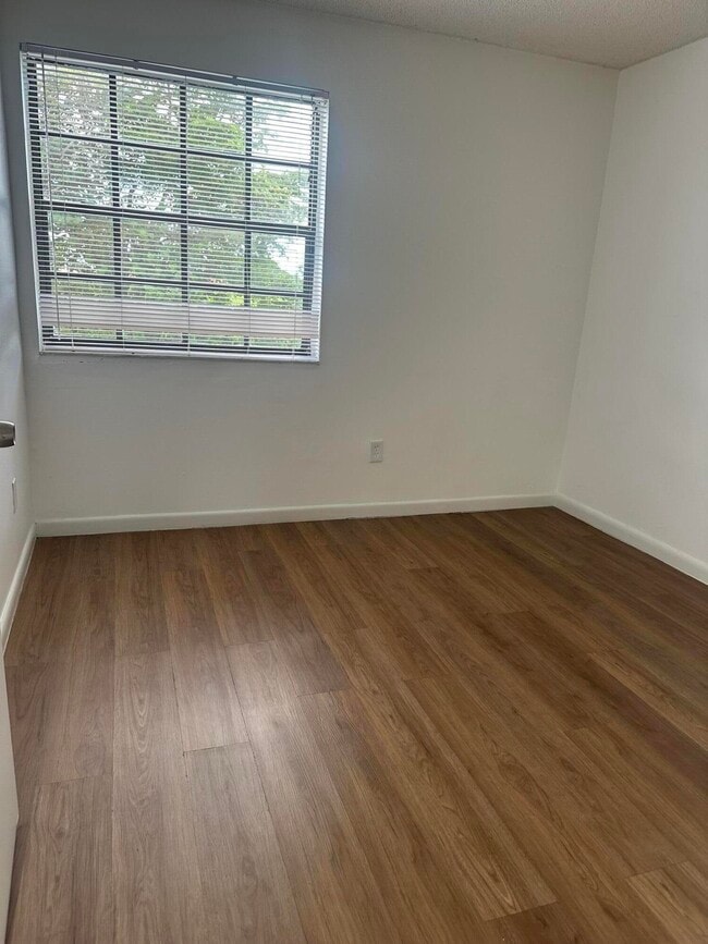 Foto del edificio - 1500 Jefferson Dr