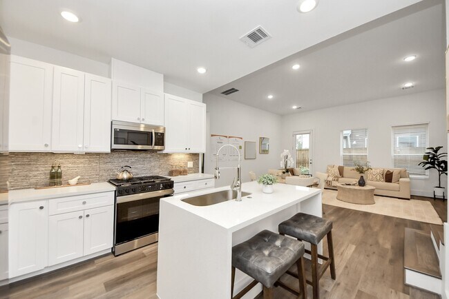 Foto del edificio - 7502 B Carver Rd